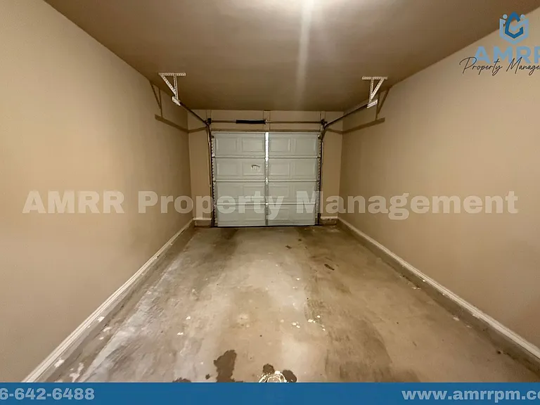 3422 E 3rd St — Photo 9