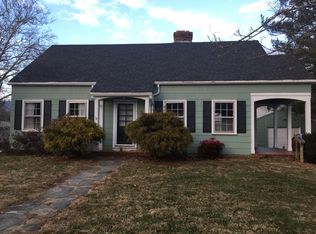 11 Lakeshore Dr, Asheville, NC 28804