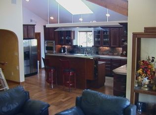 352 Heather Heights Ct, Monrovia, CA 91016