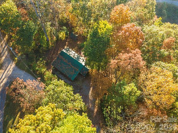 5th image of 418 Sunshine Cove Rd