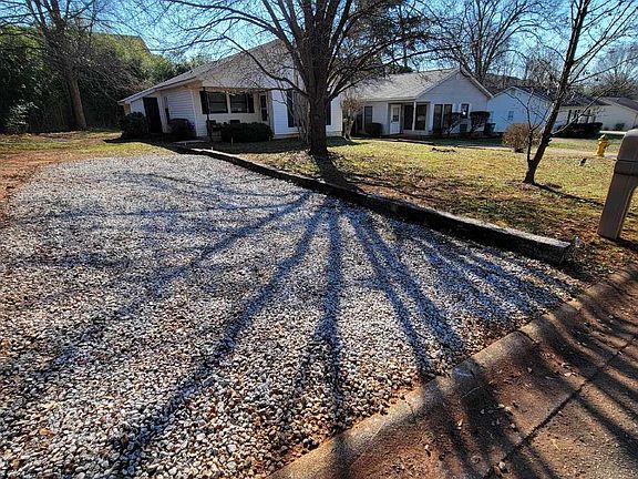 2nd image of 9 Cone Crest Ct