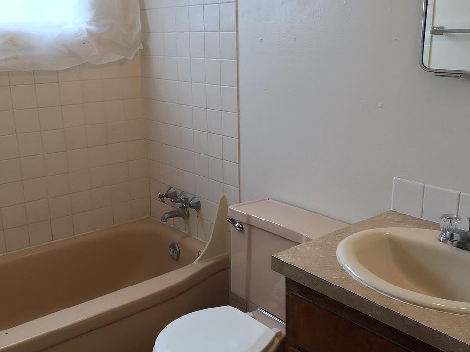 1st image of 1017 W 8th Ave #1