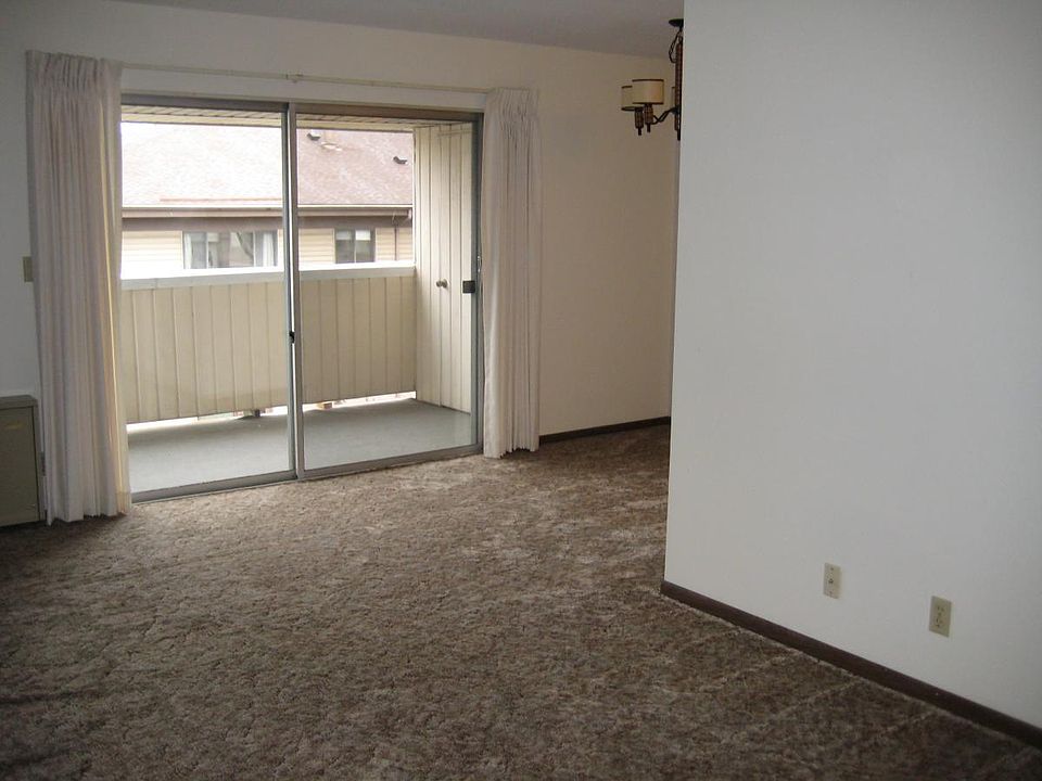 Living room / Dining area