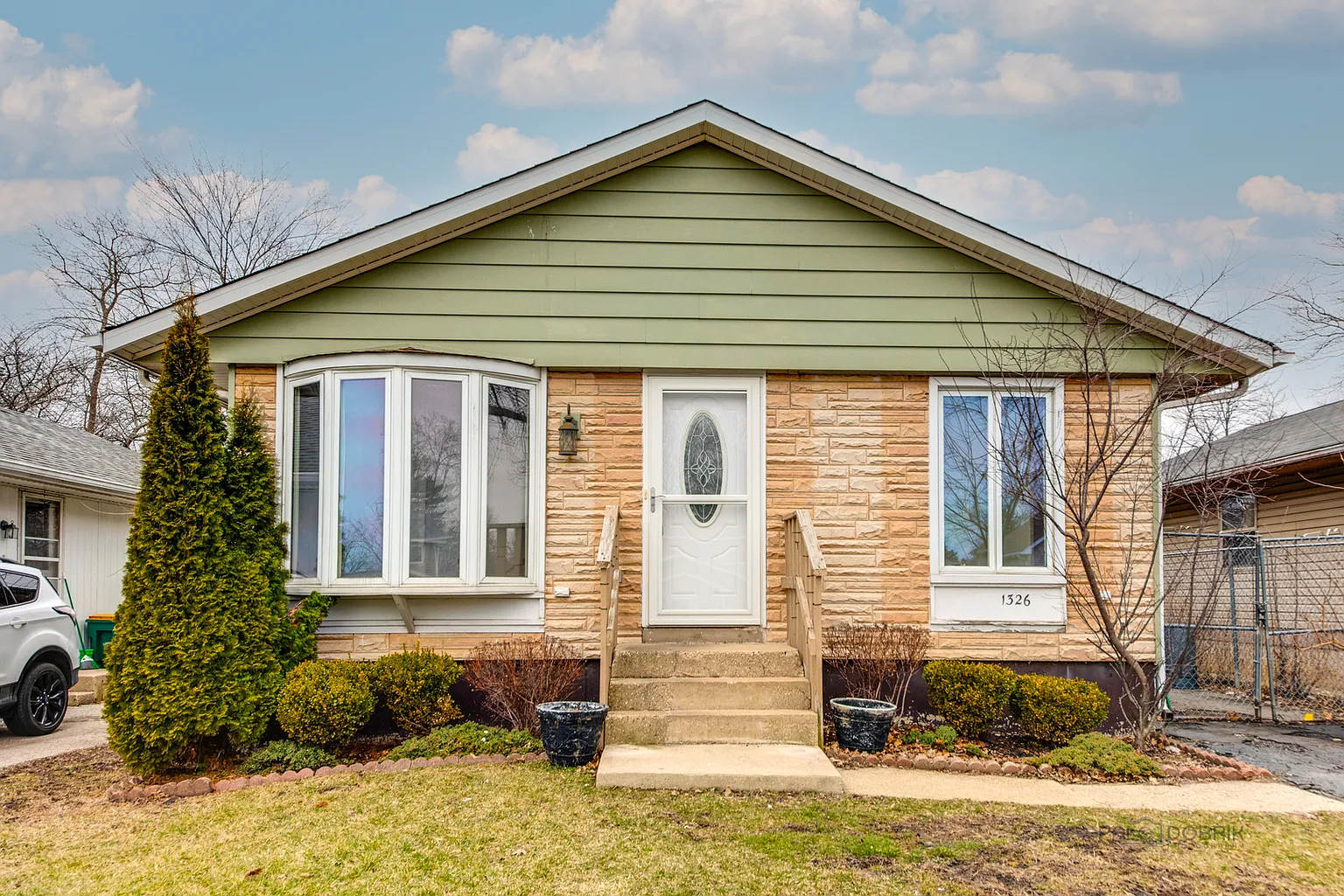 1326 Elm Ave photo 1