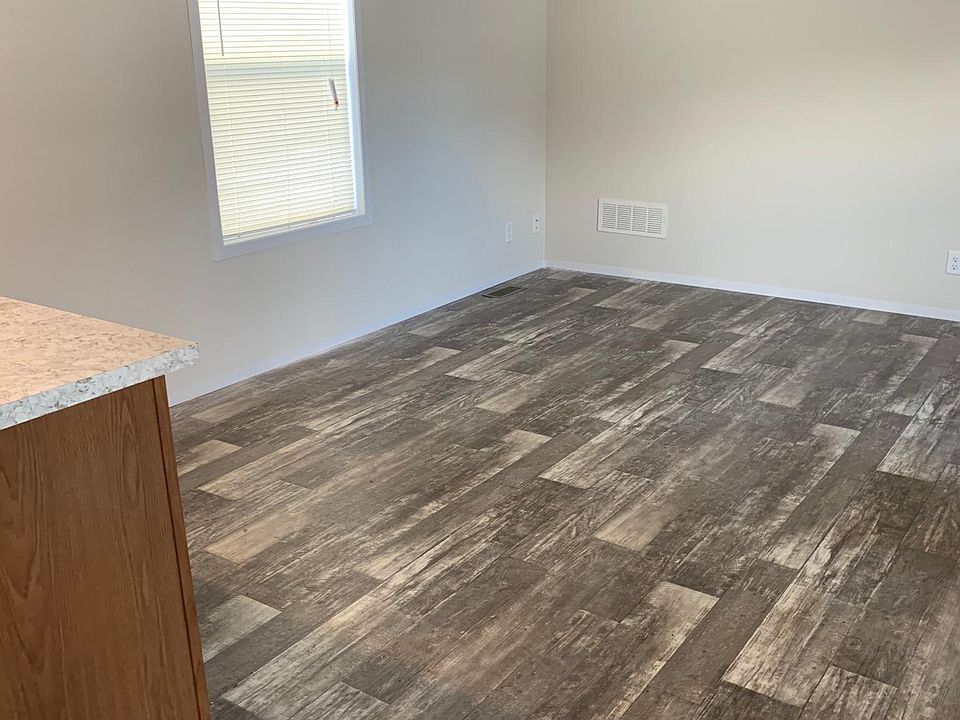1st image of 42 Hummingbird Dr