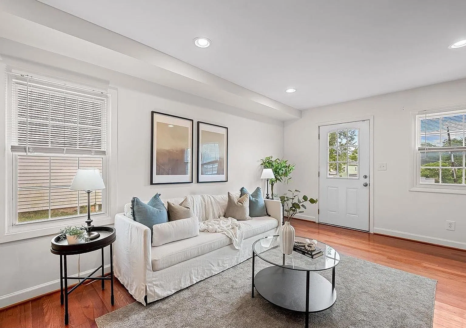 Renovated 2-Bedroom Home in the Heart of Mount Washington with Large Yard & Parking — Photo 2