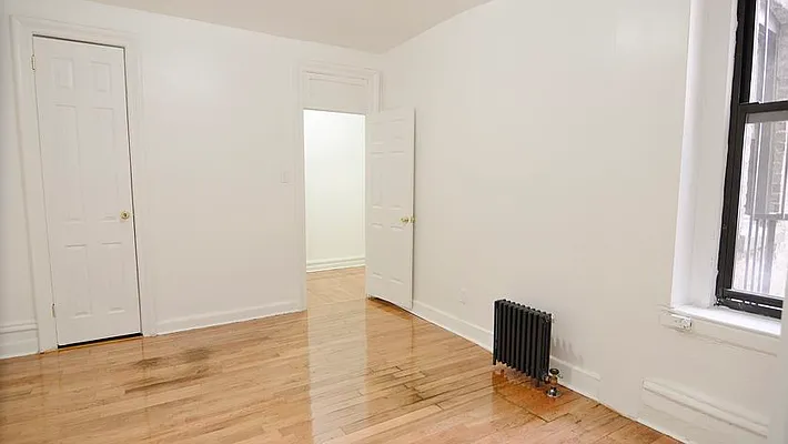 Rented by Park Property Advisors | media 15