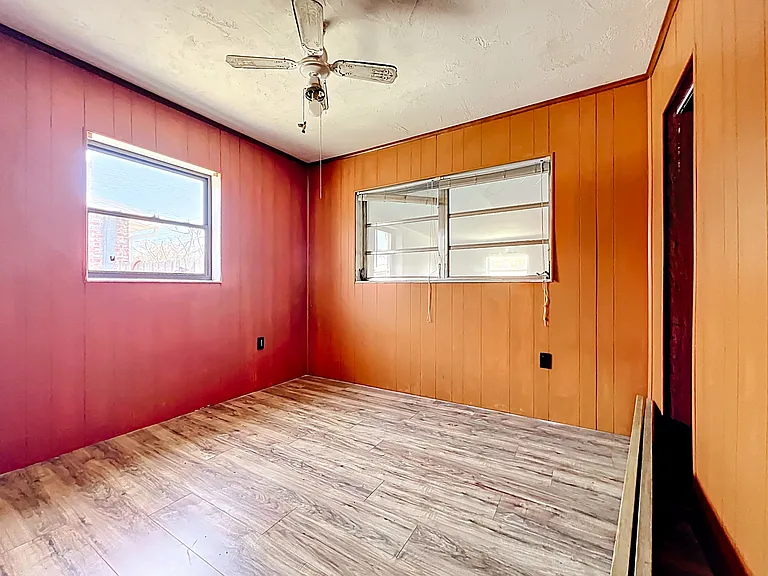 122 Eden Ave — Photo 13