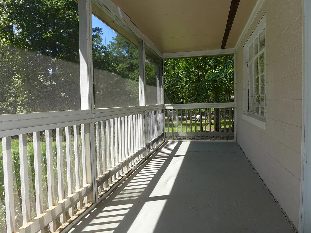 3 bed, 1080 sqft, $1,995 — Photo 2