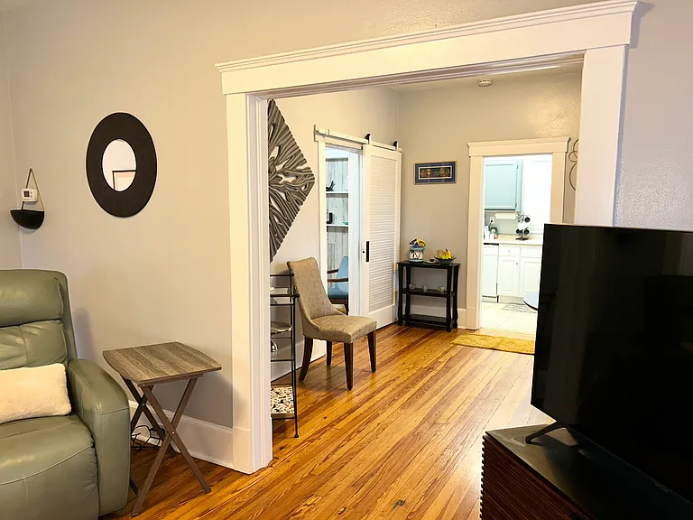 1039 Riviera St — Photo 11