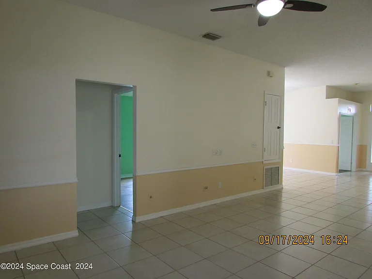 1065 Sedgewood Cir — Photo 14