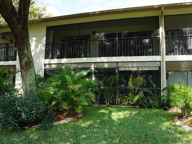 1216 Commonwealth Cir #203 — Photo 3