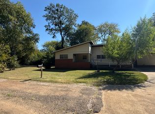211 Page St, Carthage, TX 75633