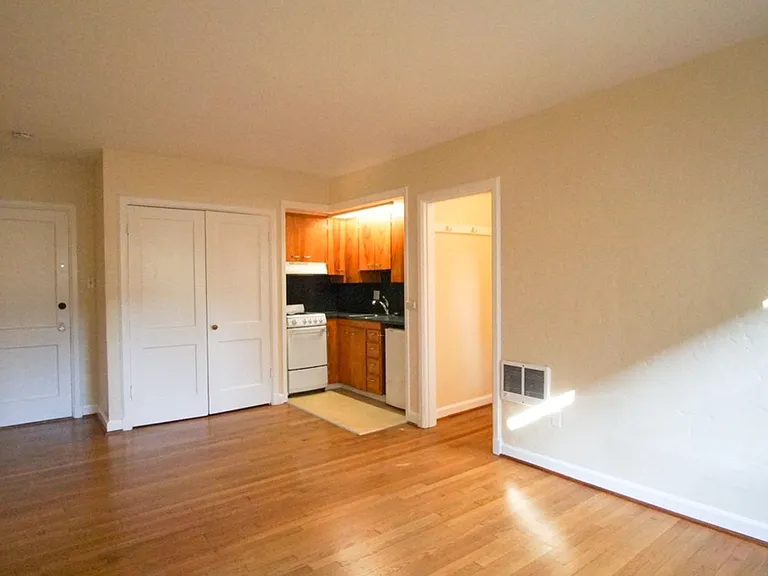 2254 NW Glisan St #109 — Photo 4
