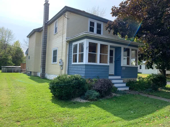 27 Champlain St, Rouses Pt, NY 12979