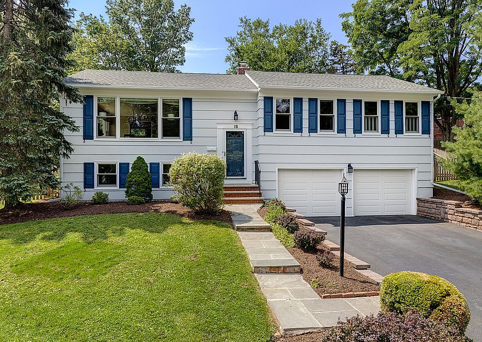 1st image of 18 Birchwood Dr