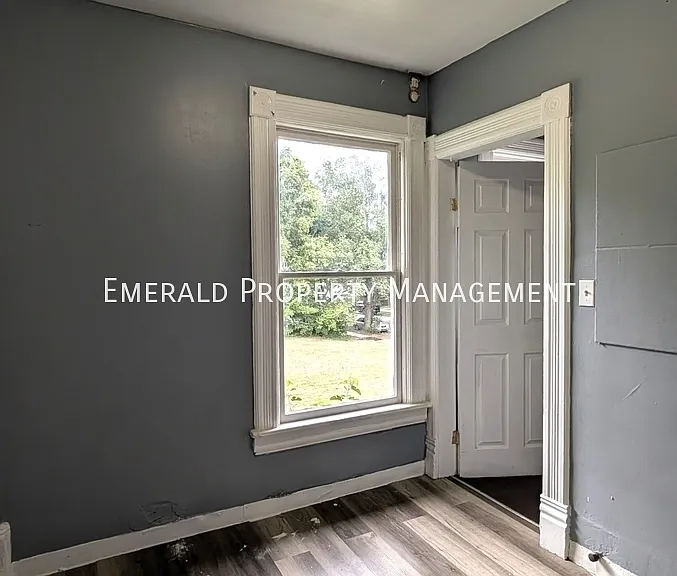 964 N Court St — Photo 11