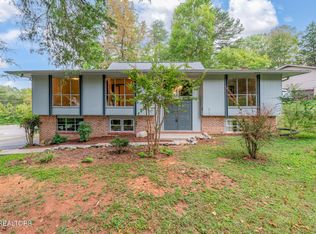 101 Newport Dr, Oak Ridge, TN 37830