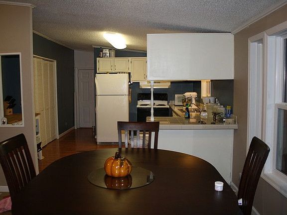 2nd image of 125 Spruce Dr