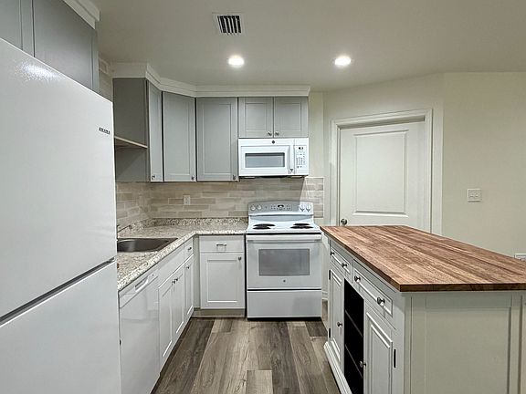 3rd image of 2 Canterberry Cir #A