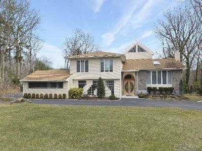 5 Bering Ct, Woodbury, NY, 11797