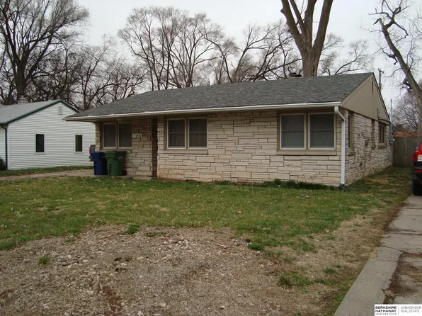 2714 Crawford St, Bellevue, NE 68005