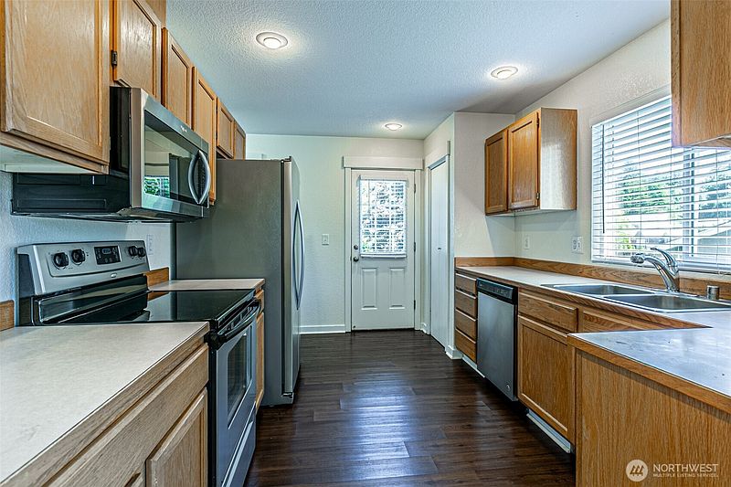 5th image of 1624 Springfield Court NE