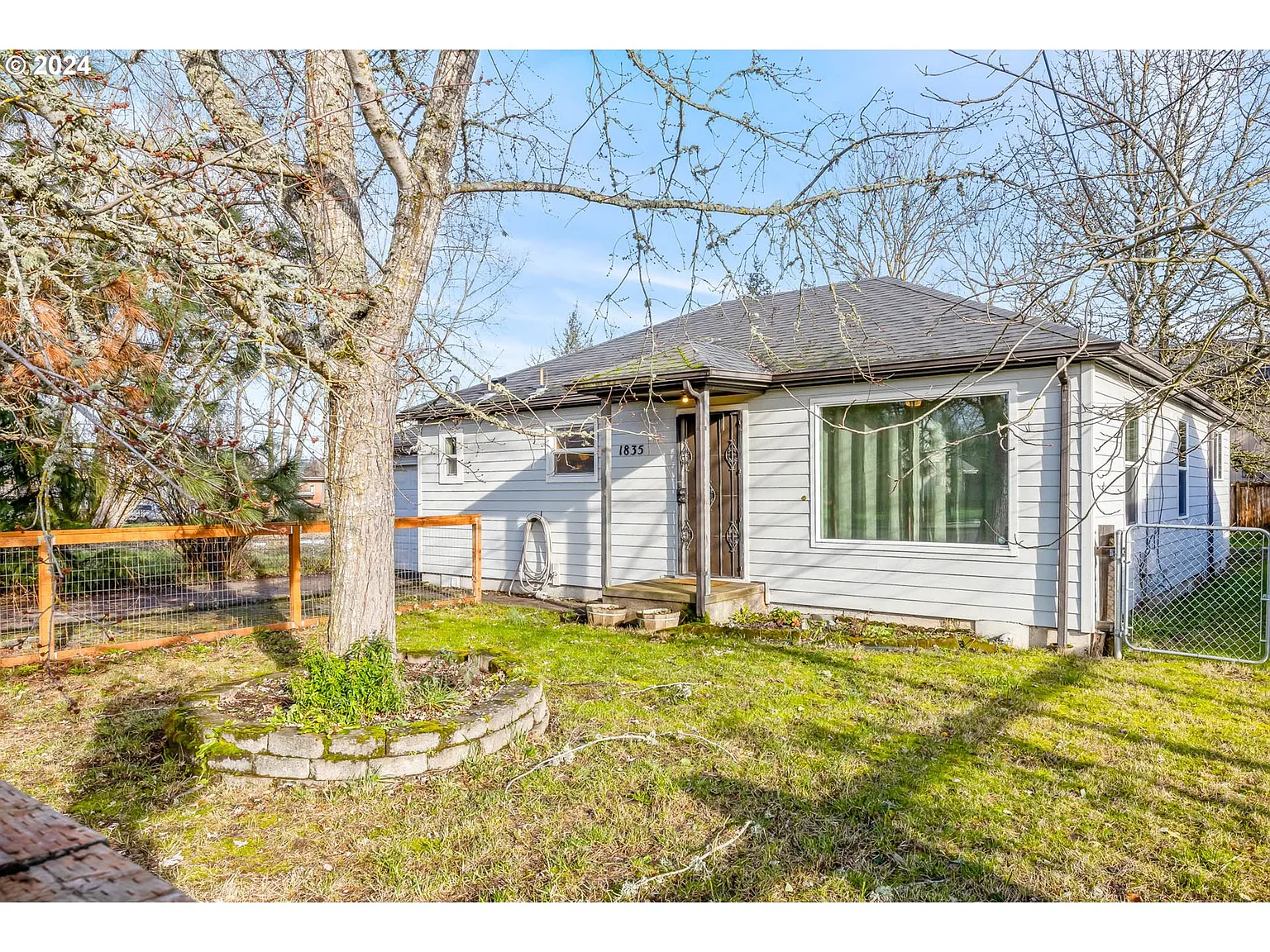 1835 City View St photo 1