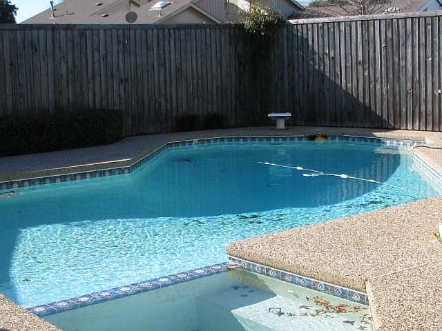 2nd image of 2220 Teakwood Ln