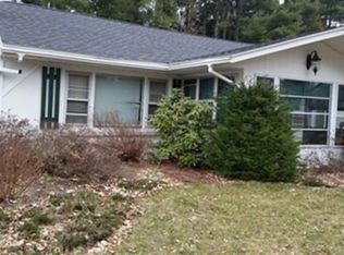 10 Lynwood Rd, East Longmeadow, MA 01028