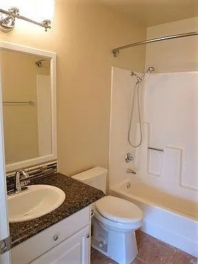 2435 Country Ln — Photo 14