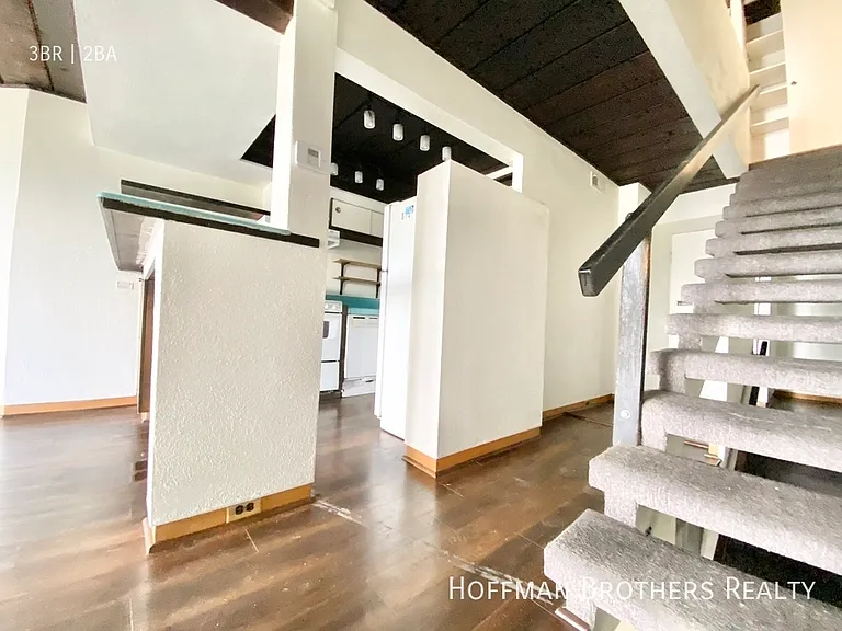 2342 Silver Ridge Ave #1 — Photo 9