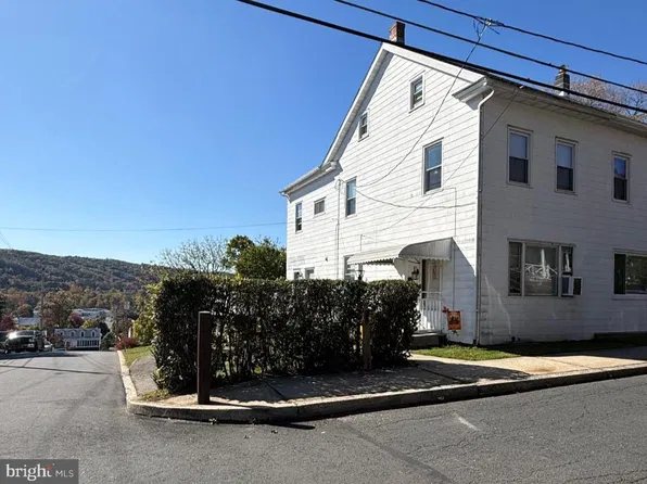 218 S Saint Peter St, Schuylkill Haven, PA 17972