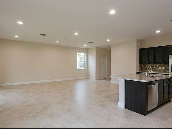 4th image of 1987 NW Cataluna Cir