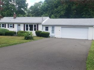 61 Tuckahoe Dr, Shelton, CT 06484