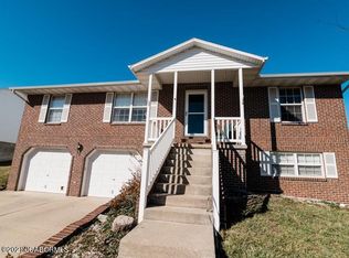 3830 Oxford Rd, Jefferson City, MO 65109