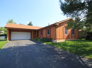 13 Quail Run, Lake In The Hills, IL 60156