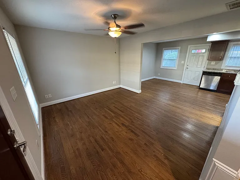 422 State St #4 — Photo 4