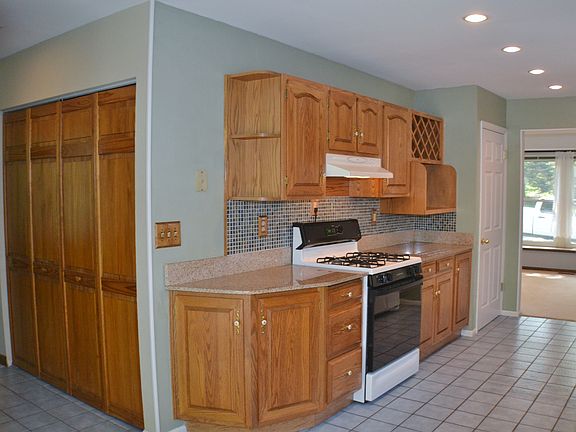4th image of 5831 Bristlecone Ct
