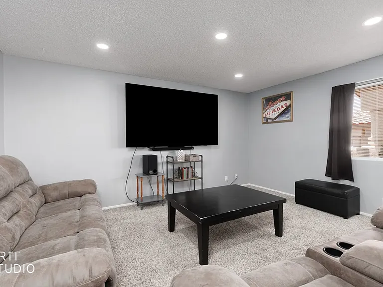 453 Mesa Blvd #201 — Photo 10
