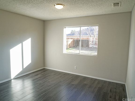 3rd image of 4728 Katrina Pl