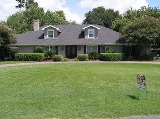 4 Fairway Dr, Lake charles, LA 70605
