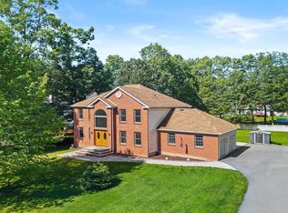 1031 Red Maple Ln, Stroudsburg, PA 18360