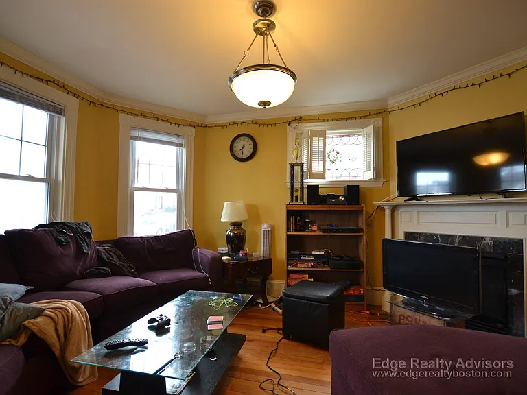 22 Burton St — Photo 2
