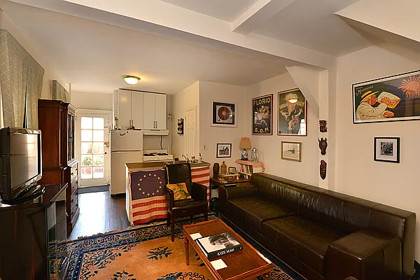 Rented by Compass | media 50