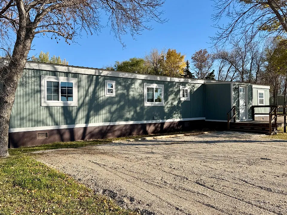 5119 Highway 83 S