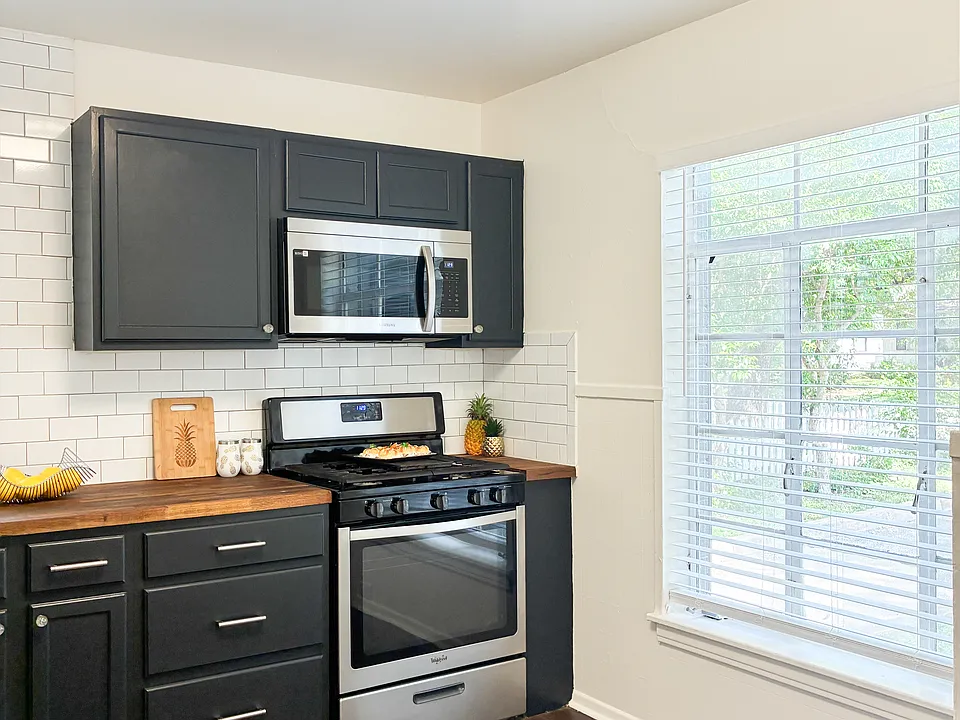 110 W Oakview Pl #2