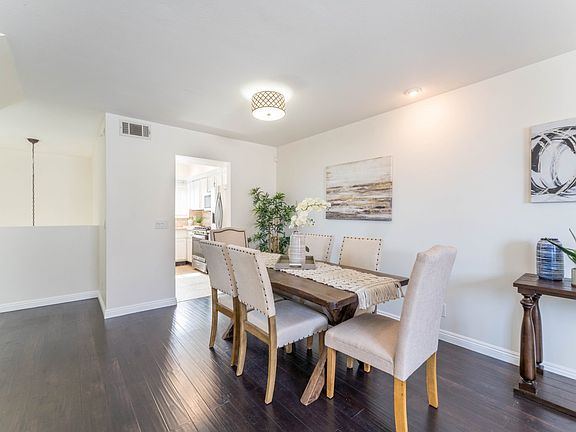 4th image of 534 Venice Way Unit 19