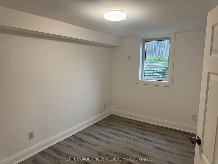 149 Gunn St #LOWER LEVEL — Photo 6
