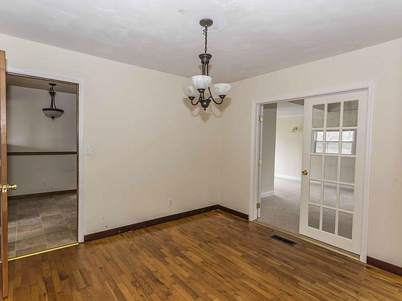 4th image of 1412 London Ave #15